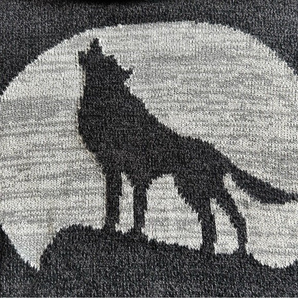 Urban Pipeline Gray Crewneck Sweater with Wolf Design - Picture 2 of 6